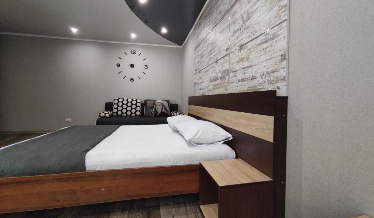 Люкс В Центре Металлургов 31 Kr Apartments Krivoy Rog Exterior foto